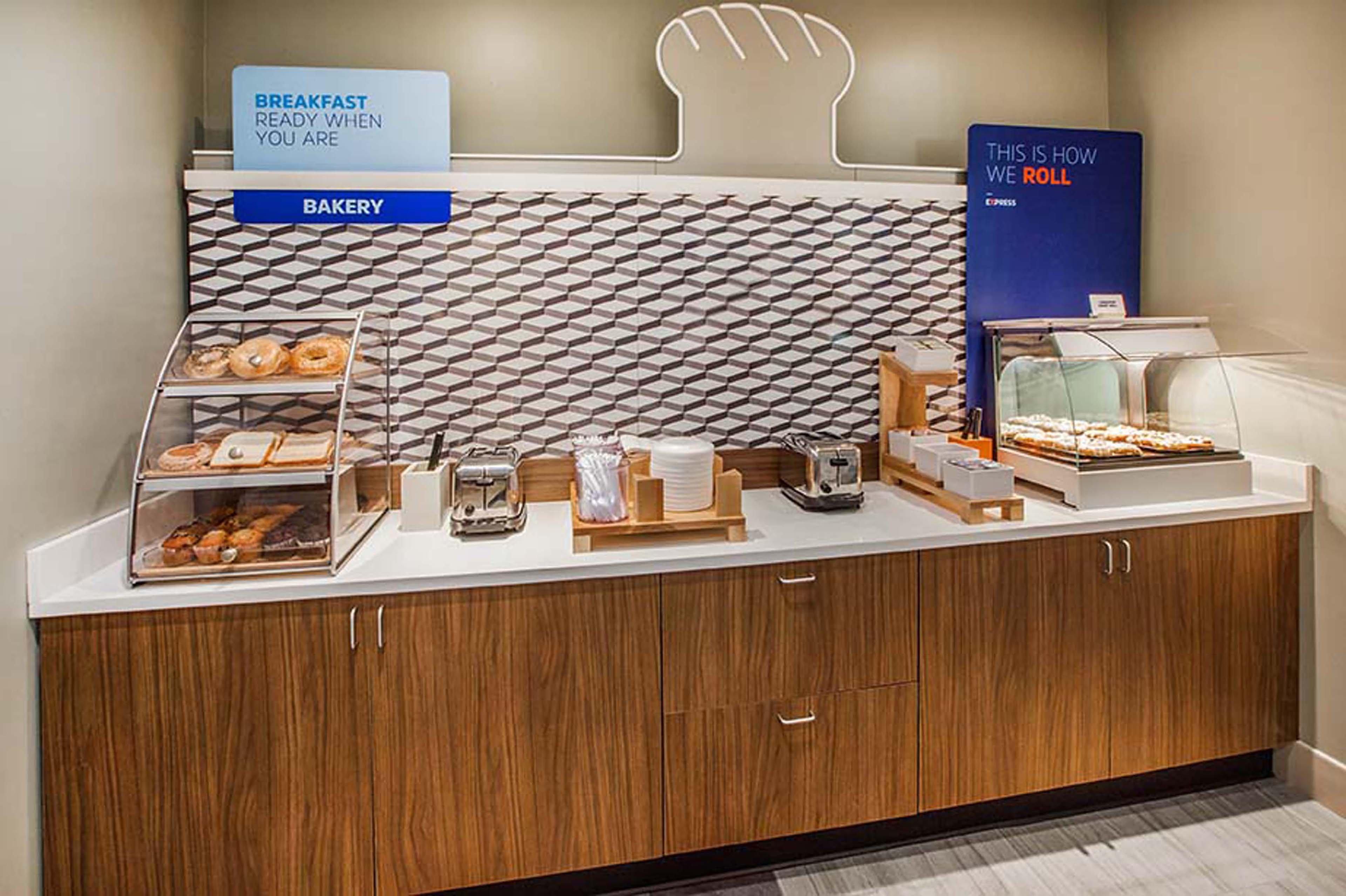 Holiday Inn Express Rochelle By Ihg Экстерьер фото